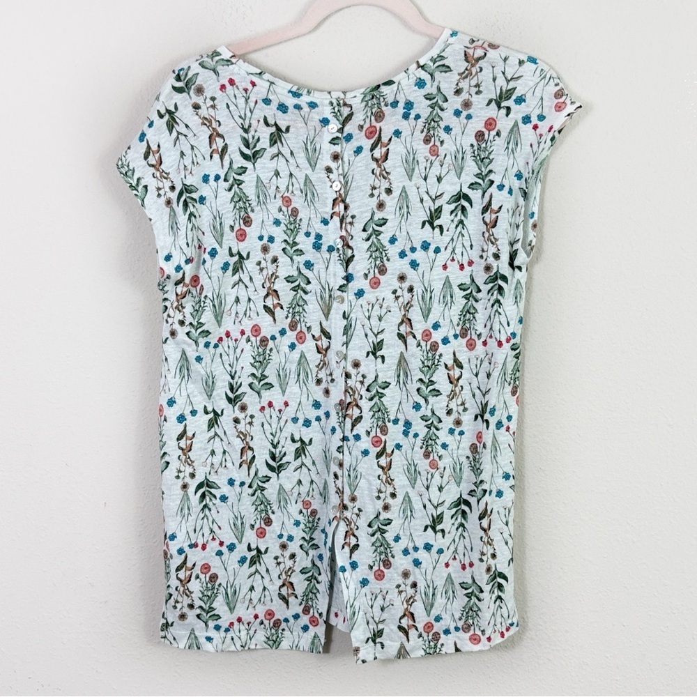 Cynthia Rowley 100% Linen Floral Top w/ beautiful back shell buttons accent Sz M - Picture 2 of 8
